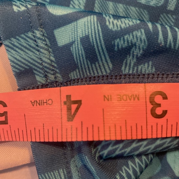 Under Armour Heat Gear Compression Shorts - Picture 8 of 8